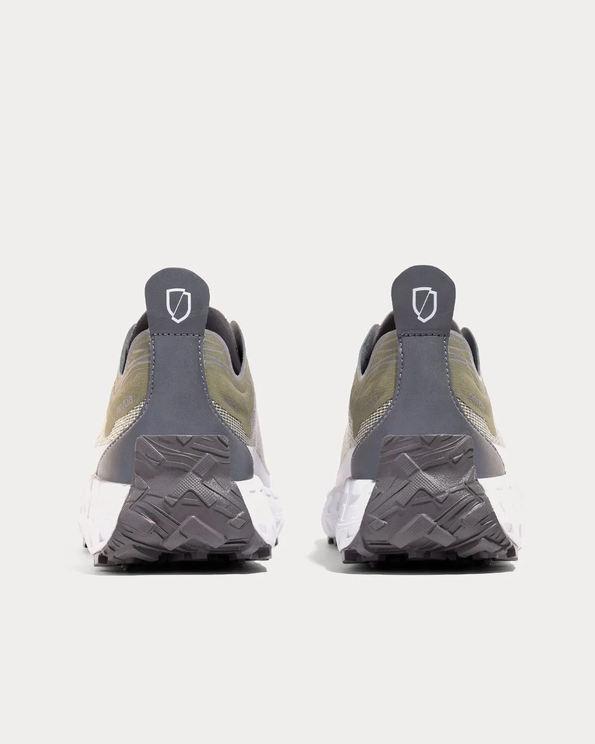 001 Labrador Tea Running Shoes