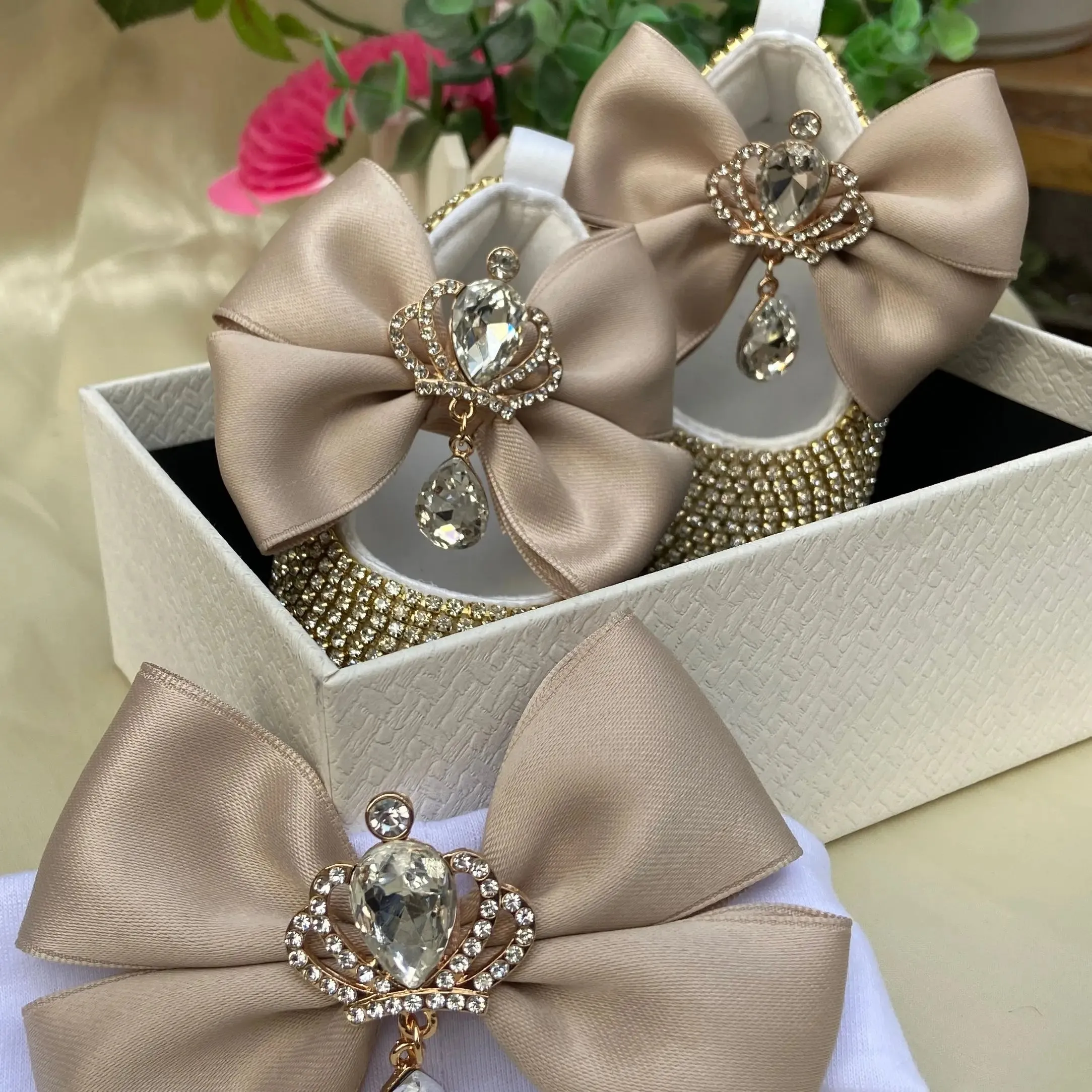 Luxurious Bling Shoes and Headpiece Set - Crown Beige