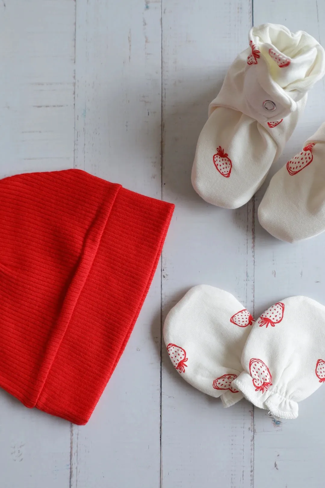 Red-Berry-Trio-Accessory-Combo