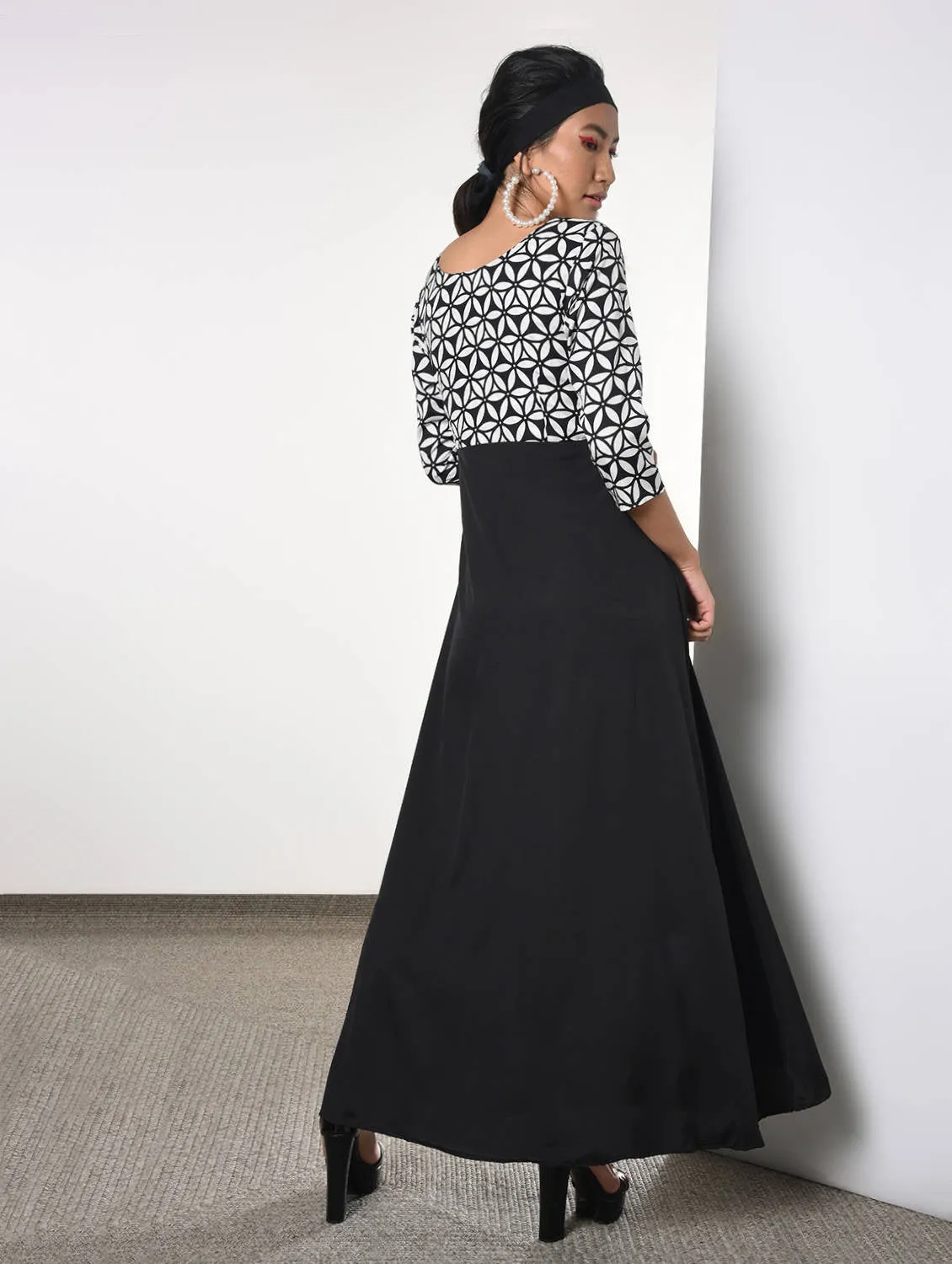 Round neck printed maxi dress